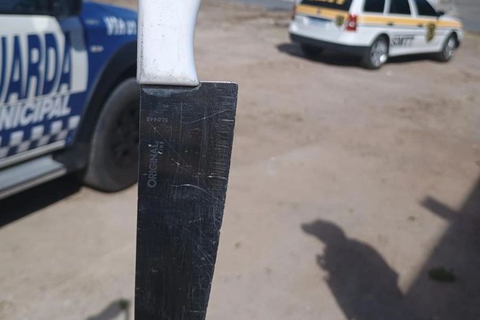 Em rápida ação, agentes da GM e SMTT flagram jovem portando faca em zona escolar