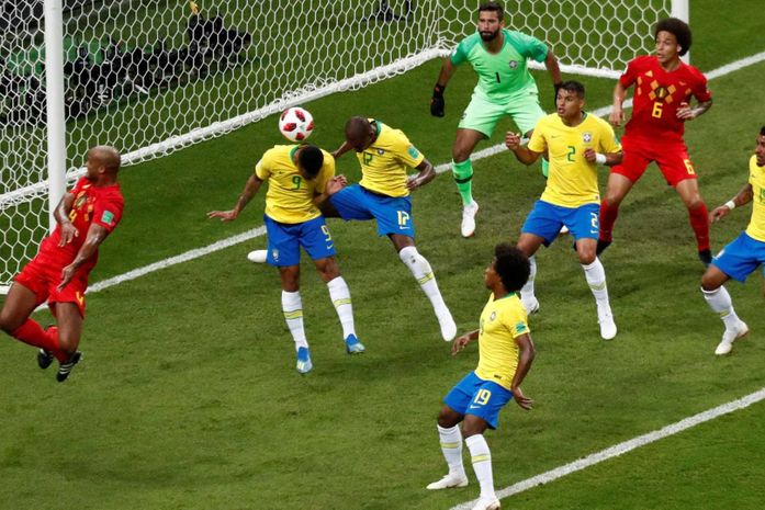 Redes sociais: internautas apoiam Fernandinho após jogador ser alvo de racismo