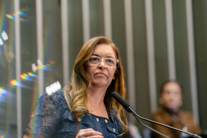 Renan Calheiros age como advogado de Daniel Vorcaro, denuncia Drª Eudócia no Senado