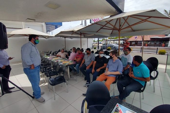 Leonardo Dias discute melhorias em legislação para desburocratizar serviços de transporte