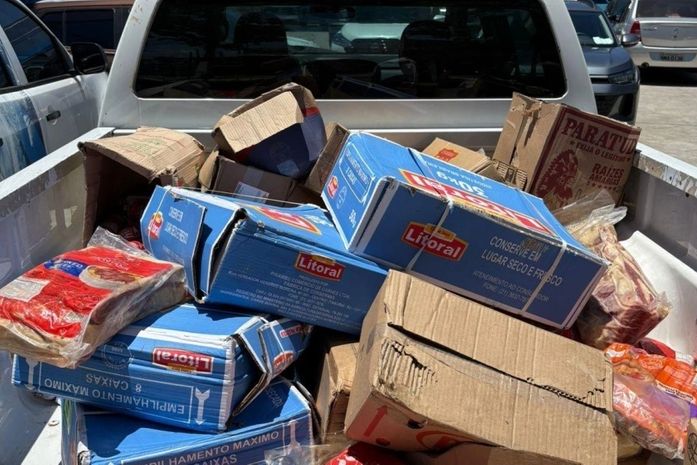 1,5 tonelada de alimentos vencidos é apreendida em mercadinho na Levada, em Maceió