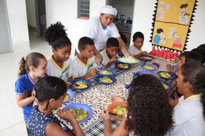 Santana do Mundaú se destaca como exemplo de boas práticas de compras para merenda escolar