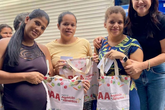 Assistência Social de Branquinha adota ecobags personalizadas para distribuição de alimentos