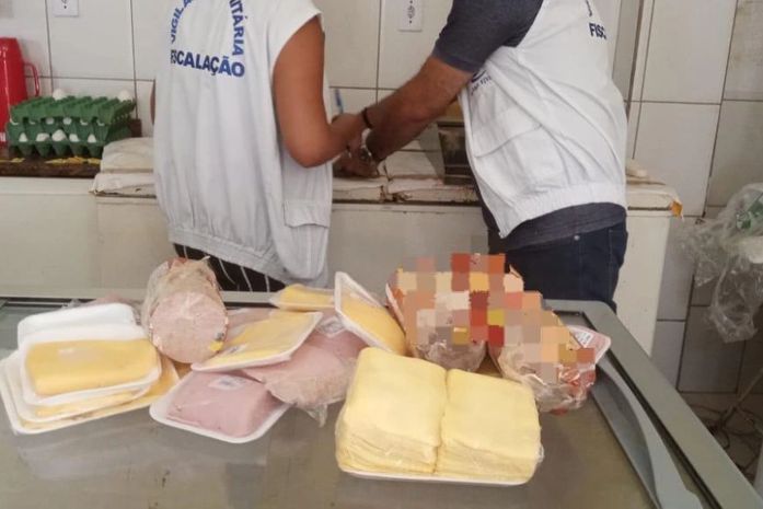 Vigilância Sanitária apreende 100 kg de alimentos estragados em supermercados da capital