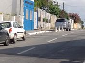 Moradores do Farol denunciam “privatização de via pública” e dificuldade para estacionar veículos