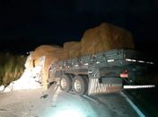 Colisão frontal entre dois caminhões deixa uma pessoa morta em interior de Alagoas