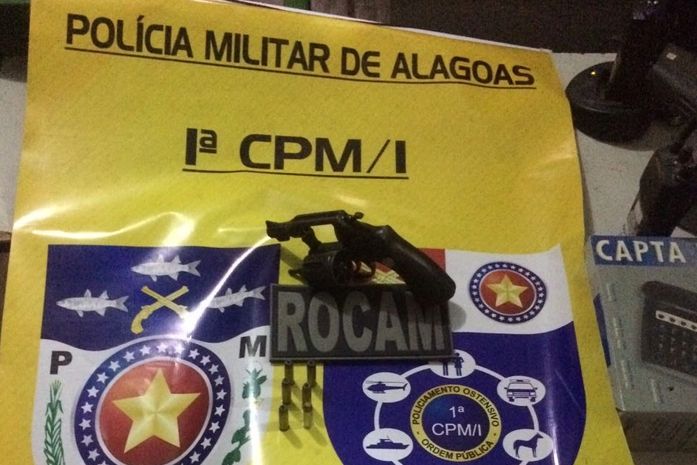 Revólver apreendido
