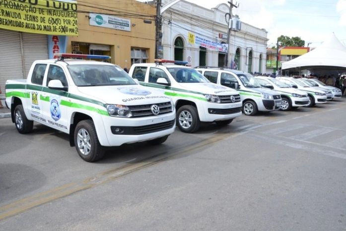 Novos veículos foram entregues