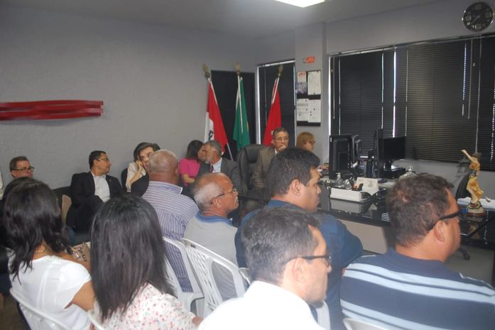 Reunião foi realizada na manhã desta quarta-feira (18)