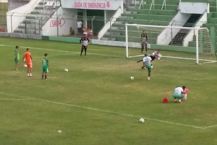 Técnico do clube praiano terá a volta de zagueiro e pode mexer em dois setores.