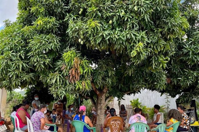 E no dia de plantar o Baobá,no Quilombo Chá do Saco Sítio Novo, teve muita prosa embaixo de uma frondosa mangueira e degustação culinária de dar água na boca.  