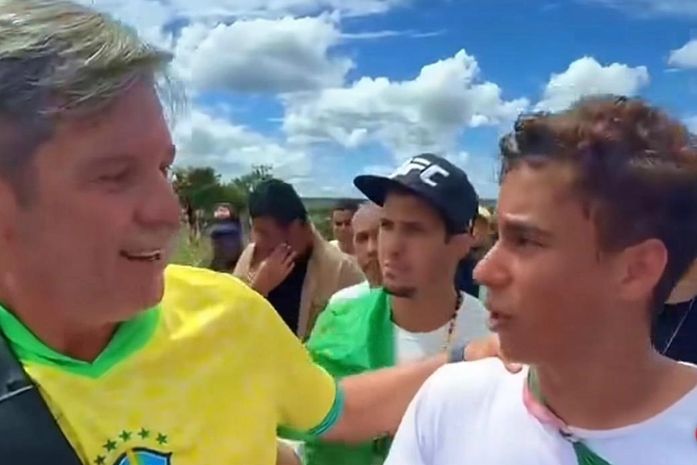 Nikolas Ferreira elogia Cabo Bebeto e Caio Bebeto em caminhada em direção a Brasília e afirma: "Estou de olho em quem é quem"