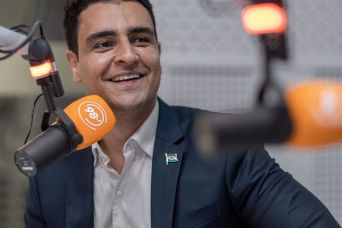 Prefeito JHC abordou temas como o desenvolvimento da educação em Maceió no programa Bom Dia, Prefeito