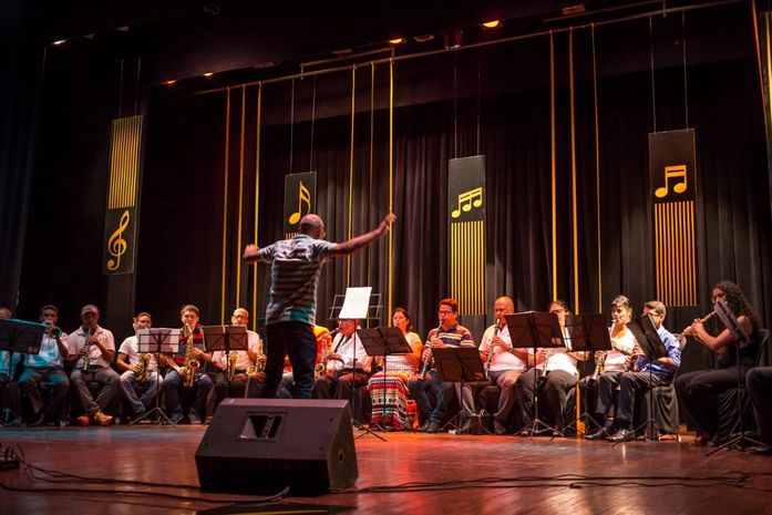 Os cursos são das áreas de música, dança e teatro e informática, todos gratuitos.