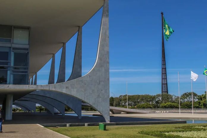 Lula sanciona orçamento e veta R$ 5,6 bilhões em emendas parlamentares