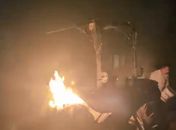Há suspeitas de que o ato tenha sido provocado por políticos opositores.