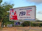 Arthur Lira espalha outdoors sobre isenção do IR em AL e provoca Renan Calheiros