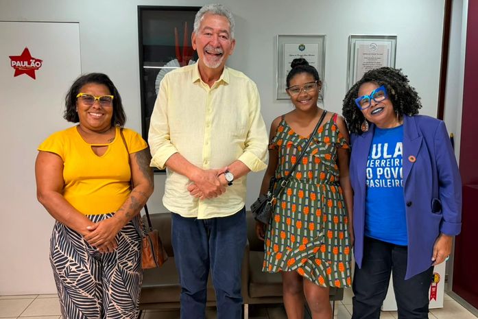 No Julho das Pretas, o Coletivo Municipal Jovem Almerinda Farias Gama, da Escola Rosa da Fonseca, foi tema de conversa desta ativista, com o Dep. Paulão