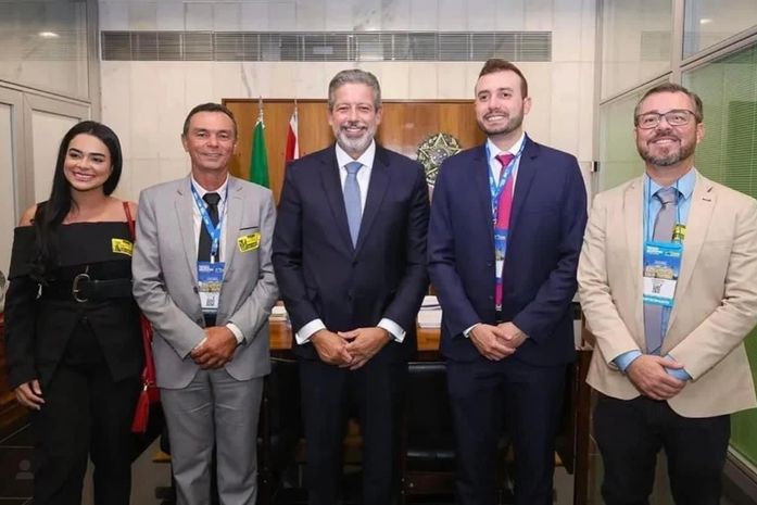 Brasília: atual prefeito e prefeito eleito
representam Anadia em importante agenda