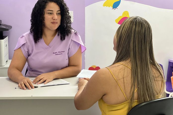 Sesau assegura assistência médica e psicológica para comunidade LGBTQIAPN+