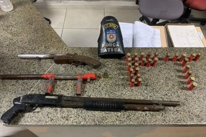 Armas estavam enterradas em terreno baldio