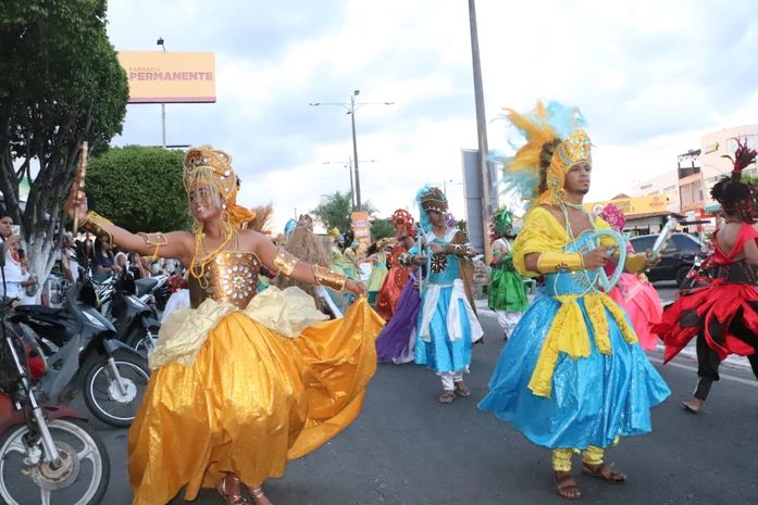 Blocos e bandas comandam sábado de carnaval na Capital dos Cânions