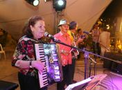 Ditinha do Acordeon conduz arrasta-pé abrindo o São João 2016 em Arapiraca 