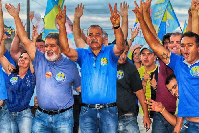 Tarcizo Freire arrasta multidão em caminhada no bairro Cacimbas