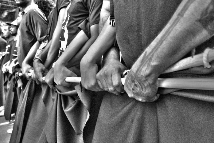 Reportagem no UOL , de Carlos Madeiro, afirma que Alagoas tem a maior diferença racial do país em assassinatos.