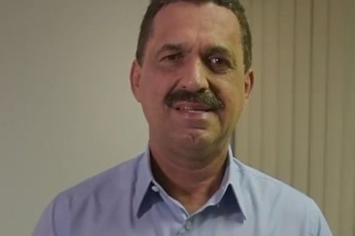 Marlan Ferreira anuncia pagamento do 13° aos servidores da Educação de Limoeiro de Anadia