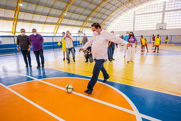 Comunidade quilombola recebe escola e ginásio poliesportivo em Arapiraca 