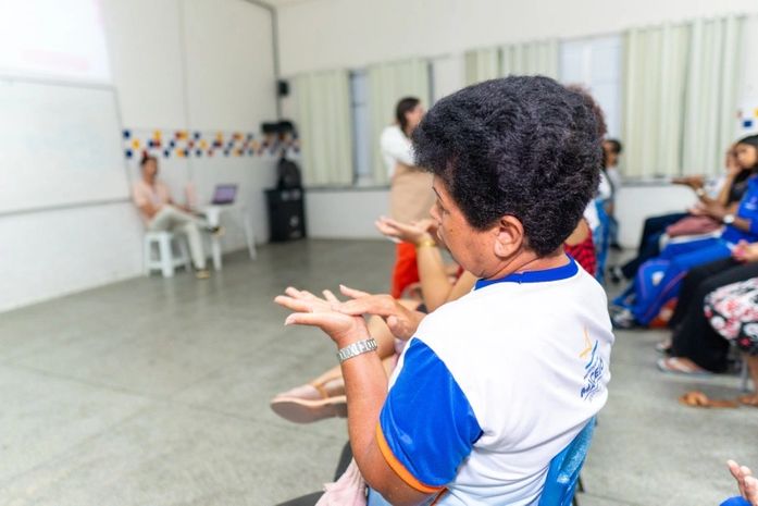 “Temos que nos cuidar”: aluna da EJAI de Maceió destaca importância de palestras do Outubro Rosa
