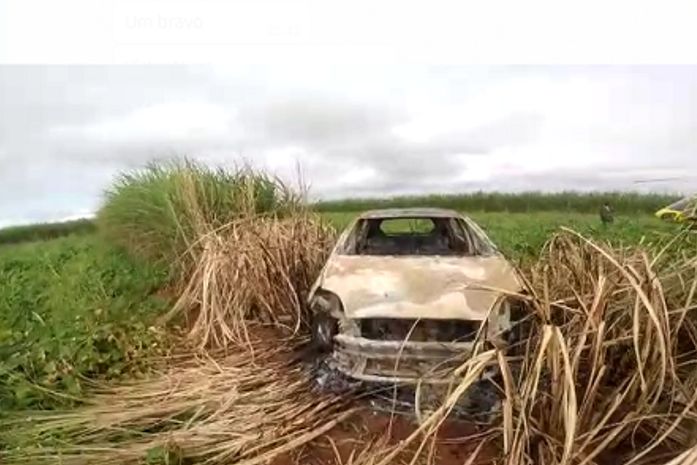 Carro carbonizado pode ser de vítima de sequestro