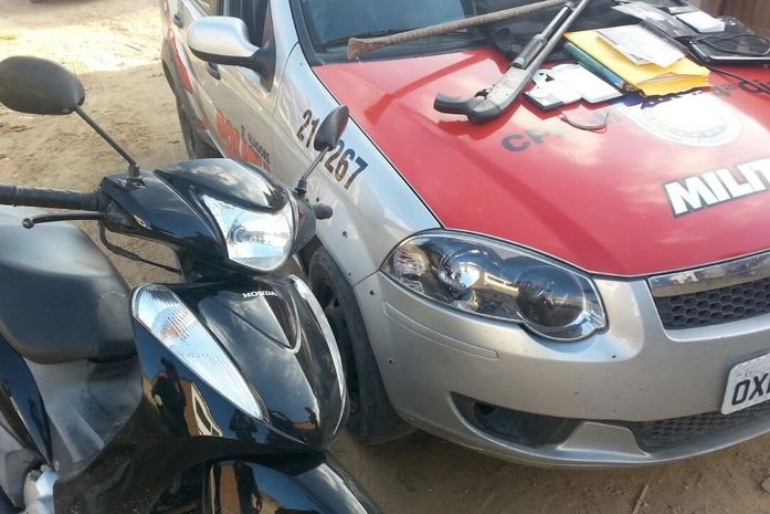 Moto e objetos apreendidos