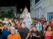 Bloco da Boneca Raquel abre prévias carnavalescas de Penedo com frevo e bonecos gigantes