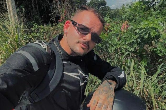 Motociclista arapiraquense perde controle do veículo colide com placa e morre na BR-316