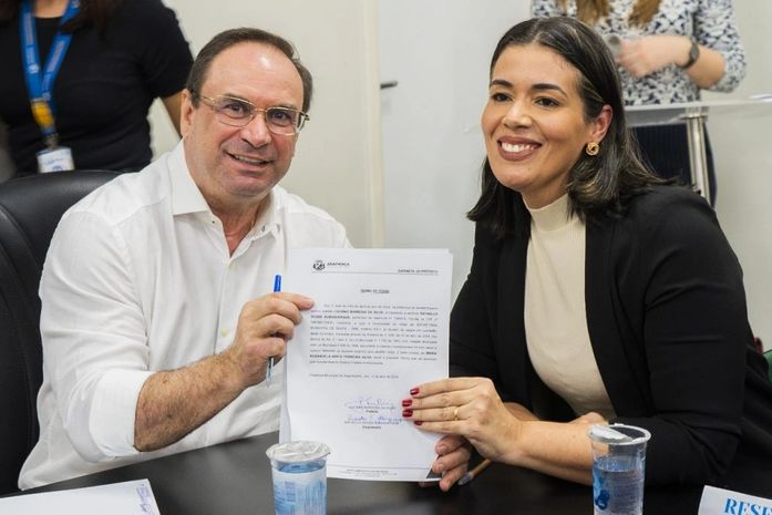 Prefeito Luciano Barbosa empossa nova secretária de Saúde de Arapiraca e garante: "Os avanços continuam"