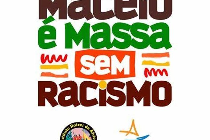 Vai ter ala antirracista, no Domingo de carnaval em Maceió e a camisa é de graça. É muito massa, né?