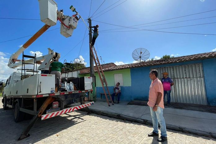 Prefeitura de Anadia inicia implantação de iluminação em LED no conjunto Ilda Oliveira