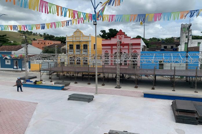 Mega estrutura do CarnaLaje começa a ser montada e São José da Laje é mais uma vez destino mais procurado do carnaval