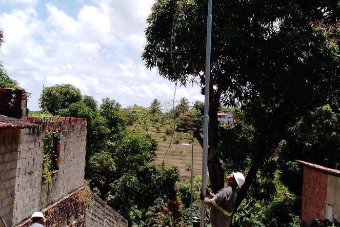 Comunidade Alto do Cruzeiro recebe implantação de iluminação