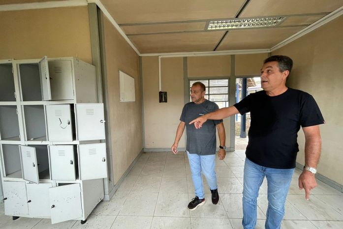 Prefeito de Branquinha anuncia reforma de escola atingida por incêndio em 2019