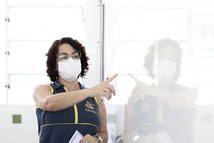 Prefeito JHC reajusta valor da hora aula de professores efetivos