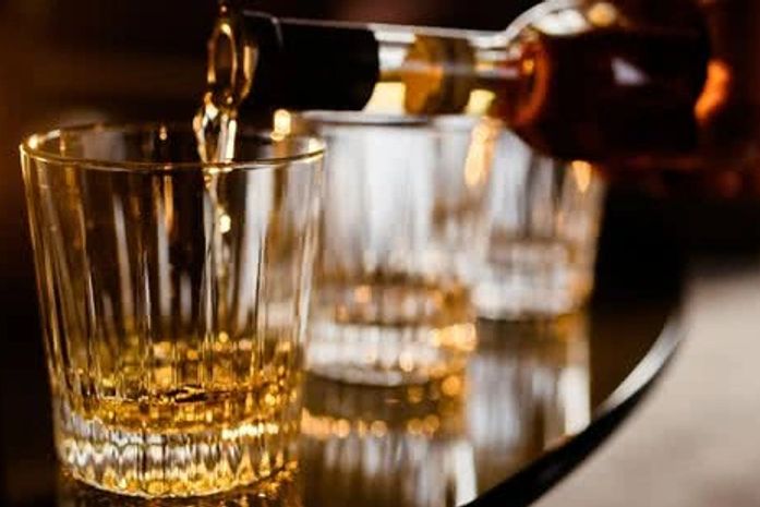 Jovem é hospitalizado com suspeita de intoxicação por metanol em Alagoas