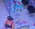 Flagrada por câmeras de segurança, suspeita de furtar carteira em farmácia é presa no trabalho