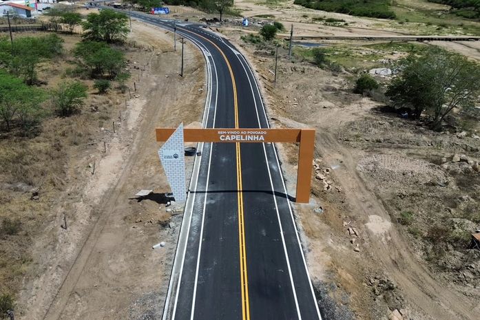 Prefeito de Major Izidoro Theobaldo Cintra comemora conclusão de asfalto que liga Capelinha à AL-220