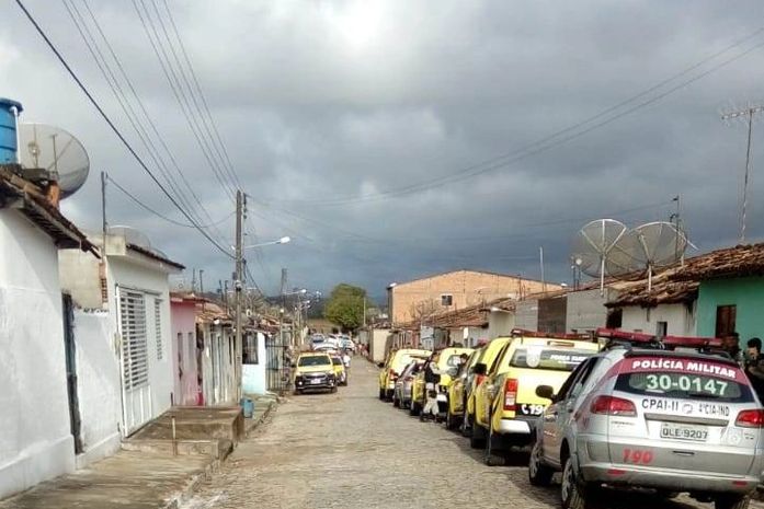 Acusados de tráfico de drogas são procurados durante operação em Capela