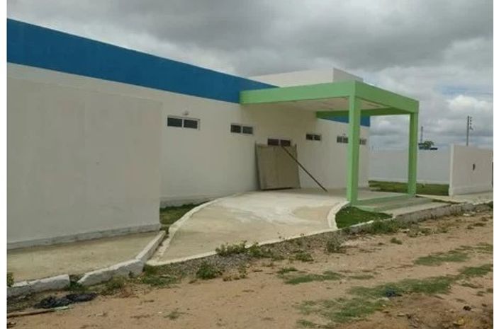 Obra inacabada da Prefeitura de Arapiraca serve como ponto e uso de drogas