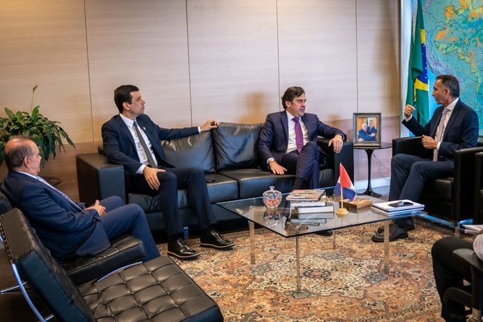 Ministro garante a Hugo Wanderley retorno da Operação Pipa