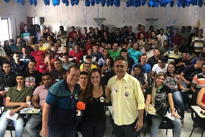 Rafael Torres fez reunião com seus funcionários para anunciar apoio a Olívia e Francisco Tenório que aparecem a seu lado